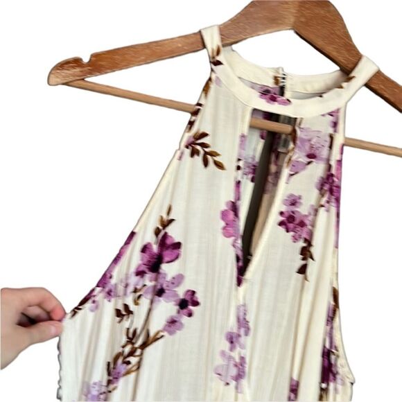 3 for $30! American Eagle floral romper. Size xs. - Picture 3 of 10
